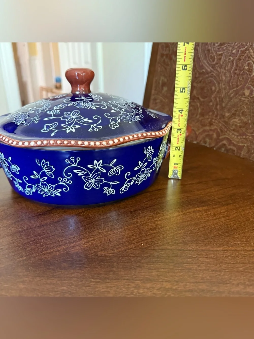 Temp-tations by Tara Floral Lace Blue 2 Quart Round Baking Dish with Lid & Rack